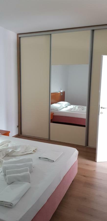 Premium Apartments Joy Primošten Екстериор снимка